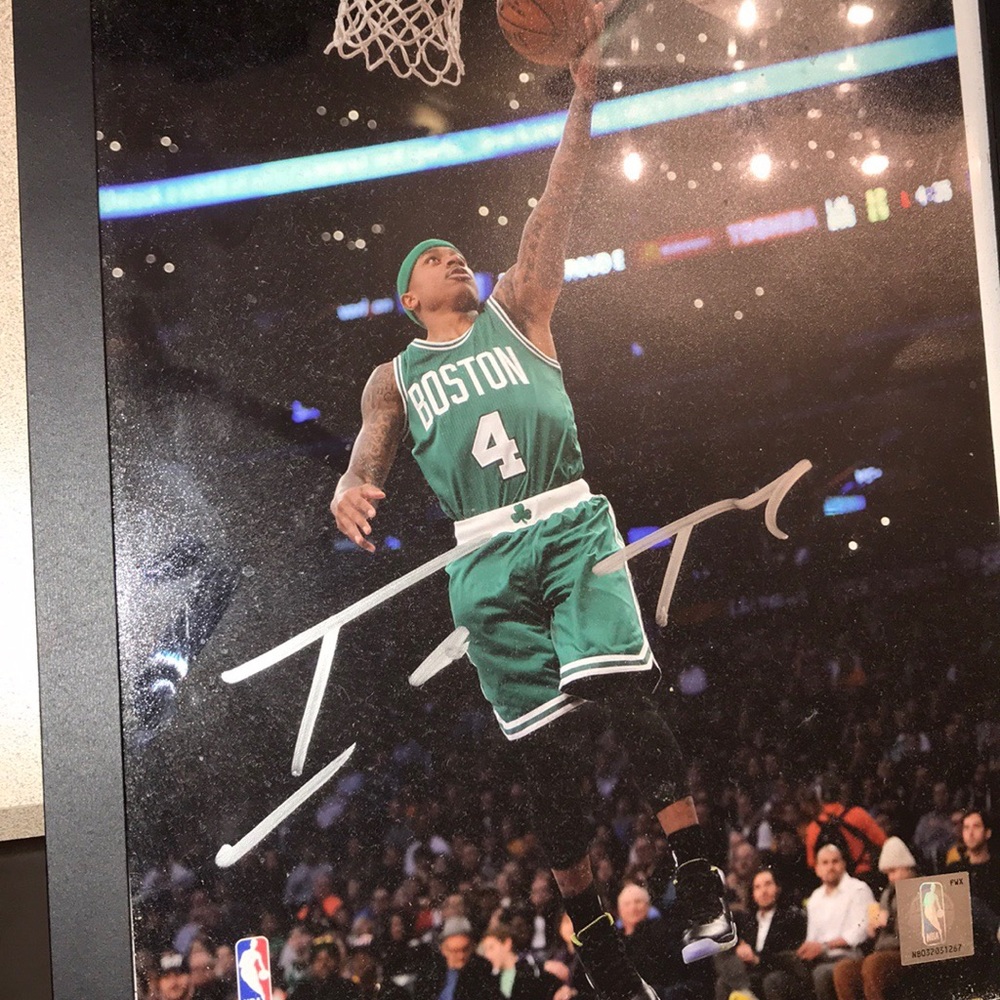 Signed autograph by Isiah Thomas